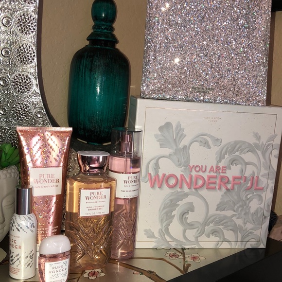 Bath and Bodyworks Pure Wounder Gift Set Combo
